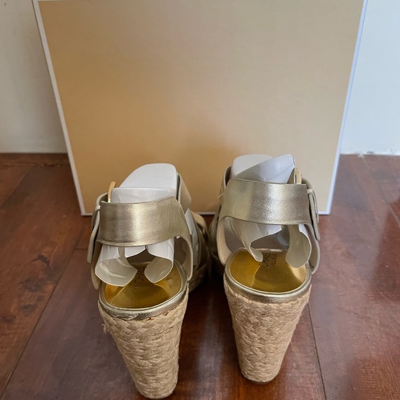 Michael Kors Giovanna Leather Espadrille Wedge Pale Gold - Picture 4 of 7